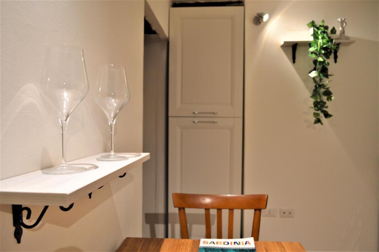 Domu 600 - Suite Mini Appartamento Cagliari Centro Storico Kültér fotó