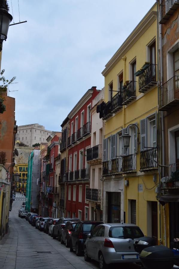 Domu 600 - Suite Mini Appartamento Cagliari Centro Storico Kültér fotó