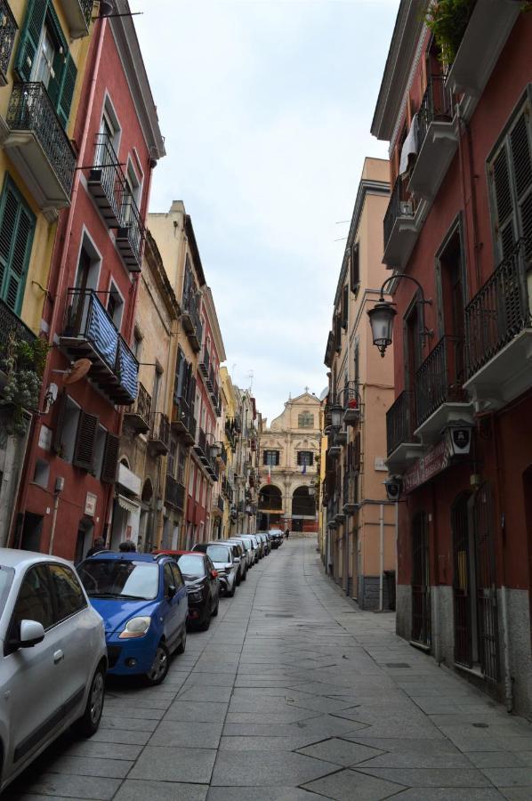 Domu 600 - Suite Mini Appartamento Cagliari Centro Storico Kültér fotó